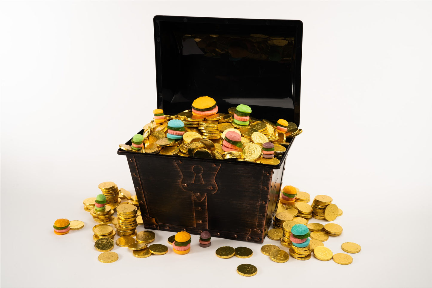 Jumbo and regular sized gummy krabby patties in a treasure chest